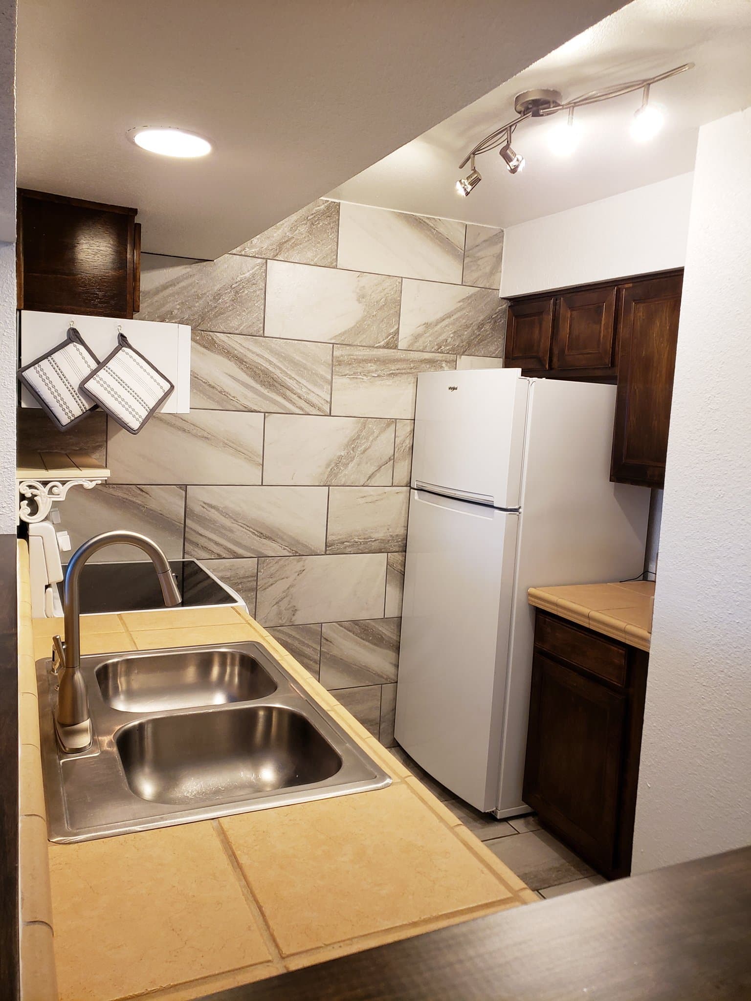 Santa Fe Condo: 2210 Miguel Chavez Road