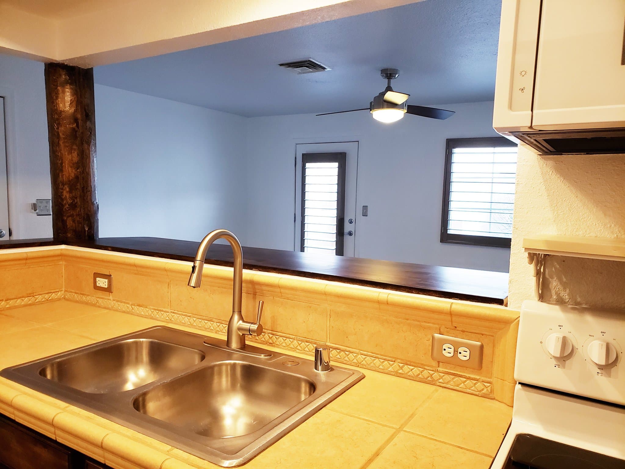 Santa Fe Condo: 2210 Miguel Chavez Road
