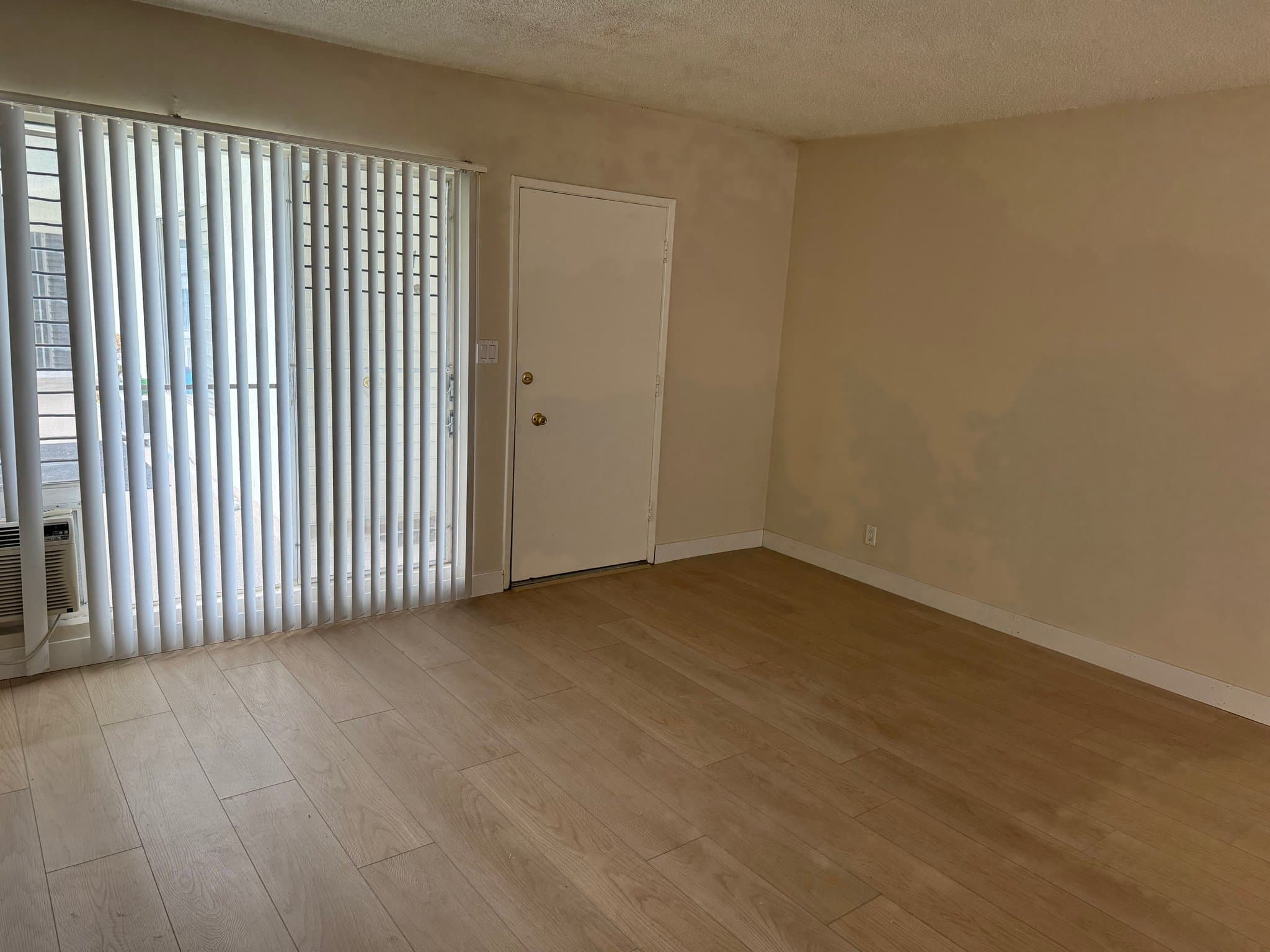 Sherman Oaks Apartment: 4450 Murietta Ave