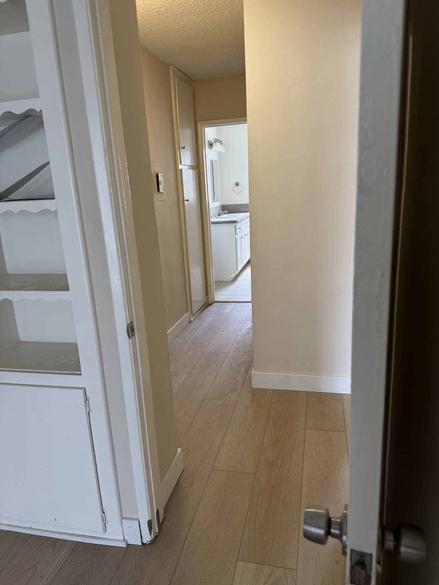Sherman Oaks Apartment: 4450 Murietta Ave