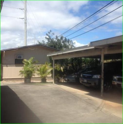 Aiea House: 99-144 Lilia Place