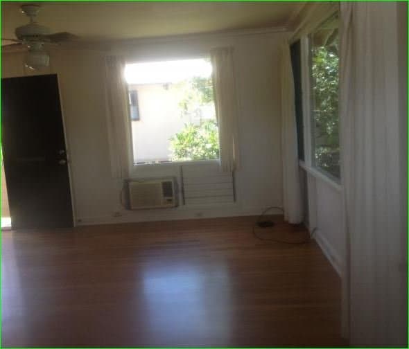 Aiea House: 99-144 Lilia Place