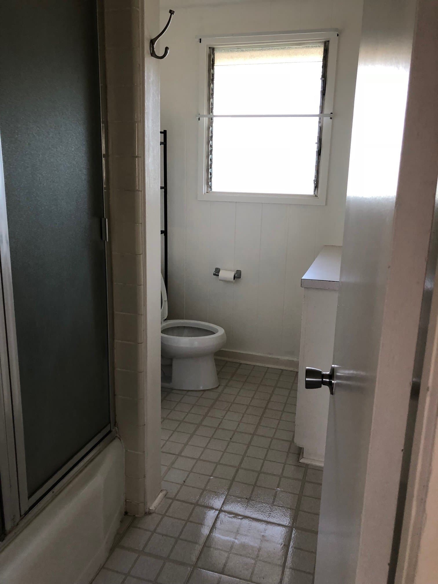 Aiea House: 99-144 Lilia Place