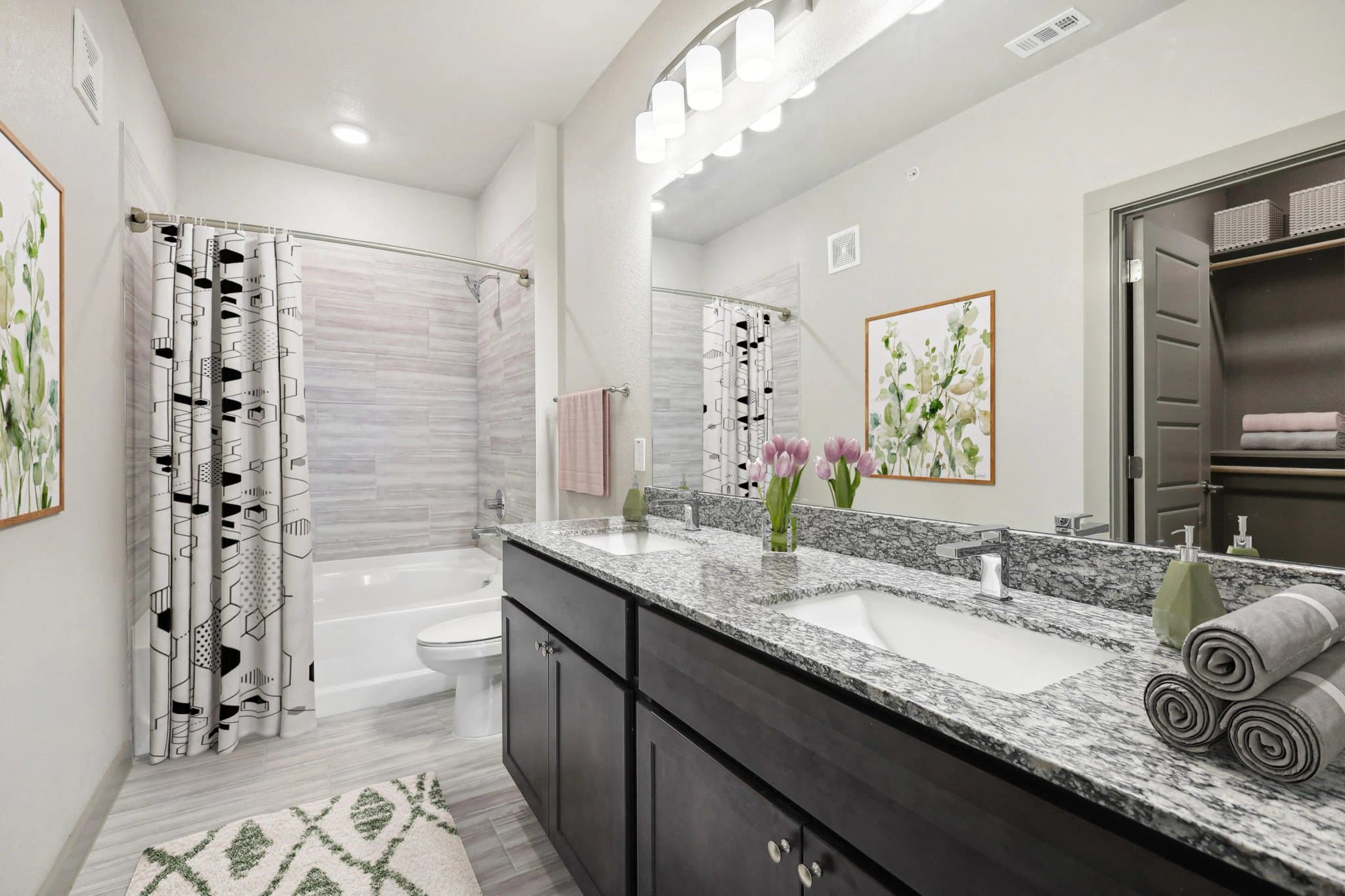 Cleburne Apartment: 4023 N Main St
