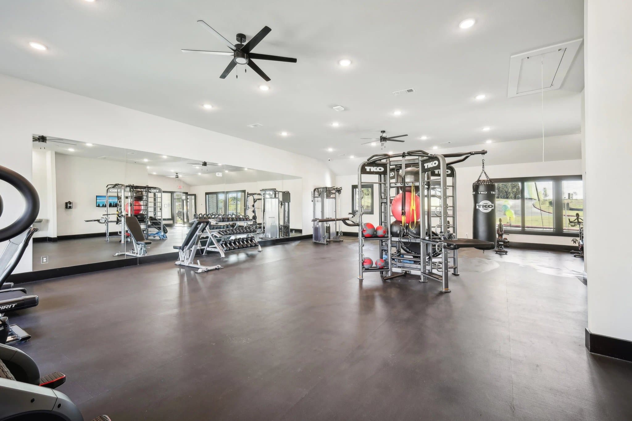 Cleburne Apartment: 4023 N Main St