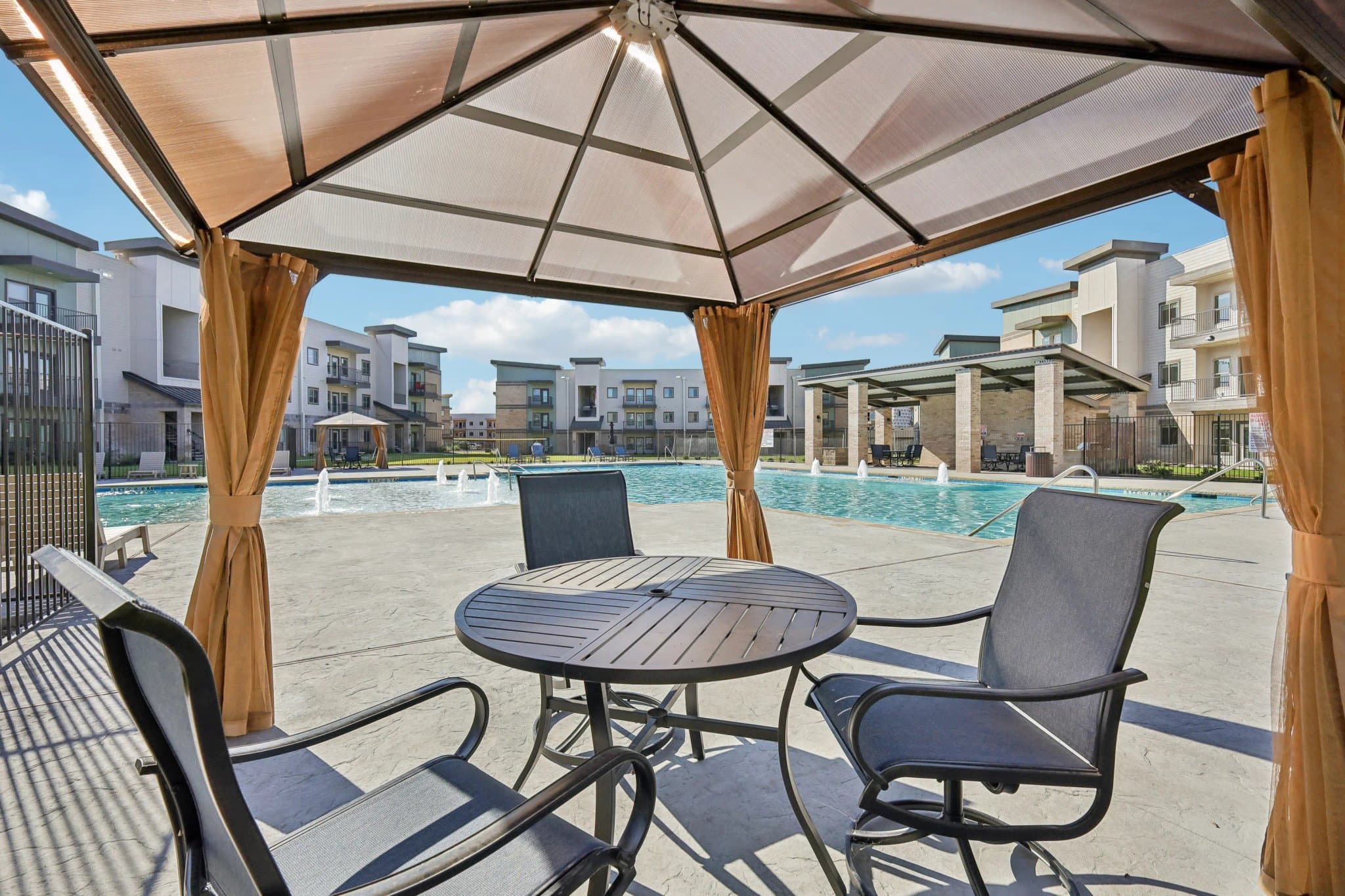 Cleburne Apartment: 4023 N Main St