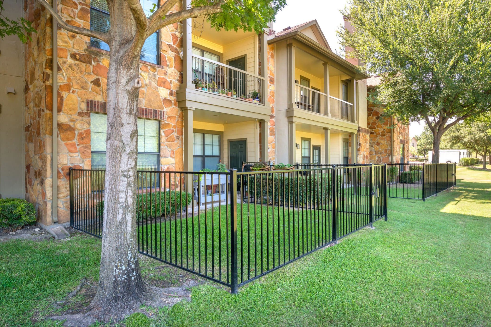 Benbrook Apartment: 8889 Cook Ranch Rd