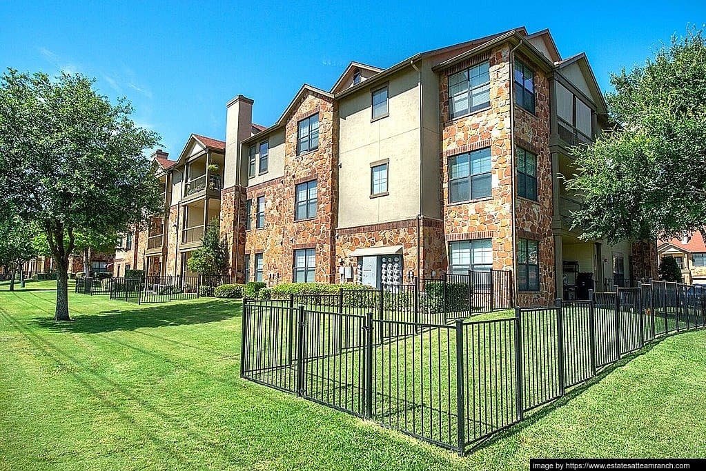 Benbrook Apartment: 8889 Cook Ranch Rd