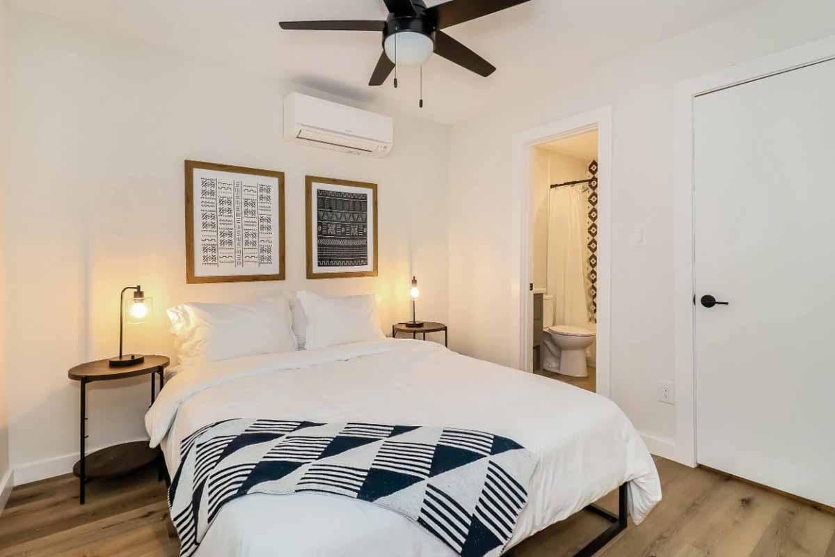 Dallas Apartment: 1519 Annex Ave