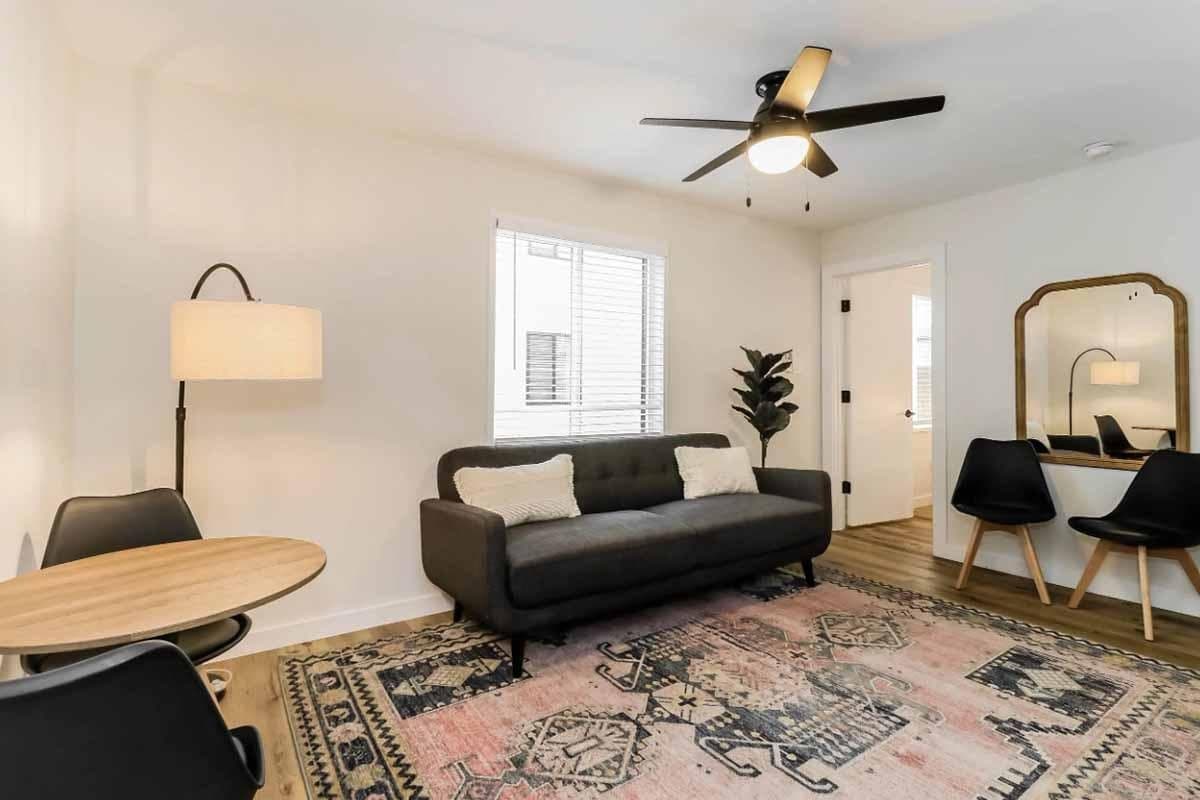 Dallas Apartment: 1519 Annex Ave