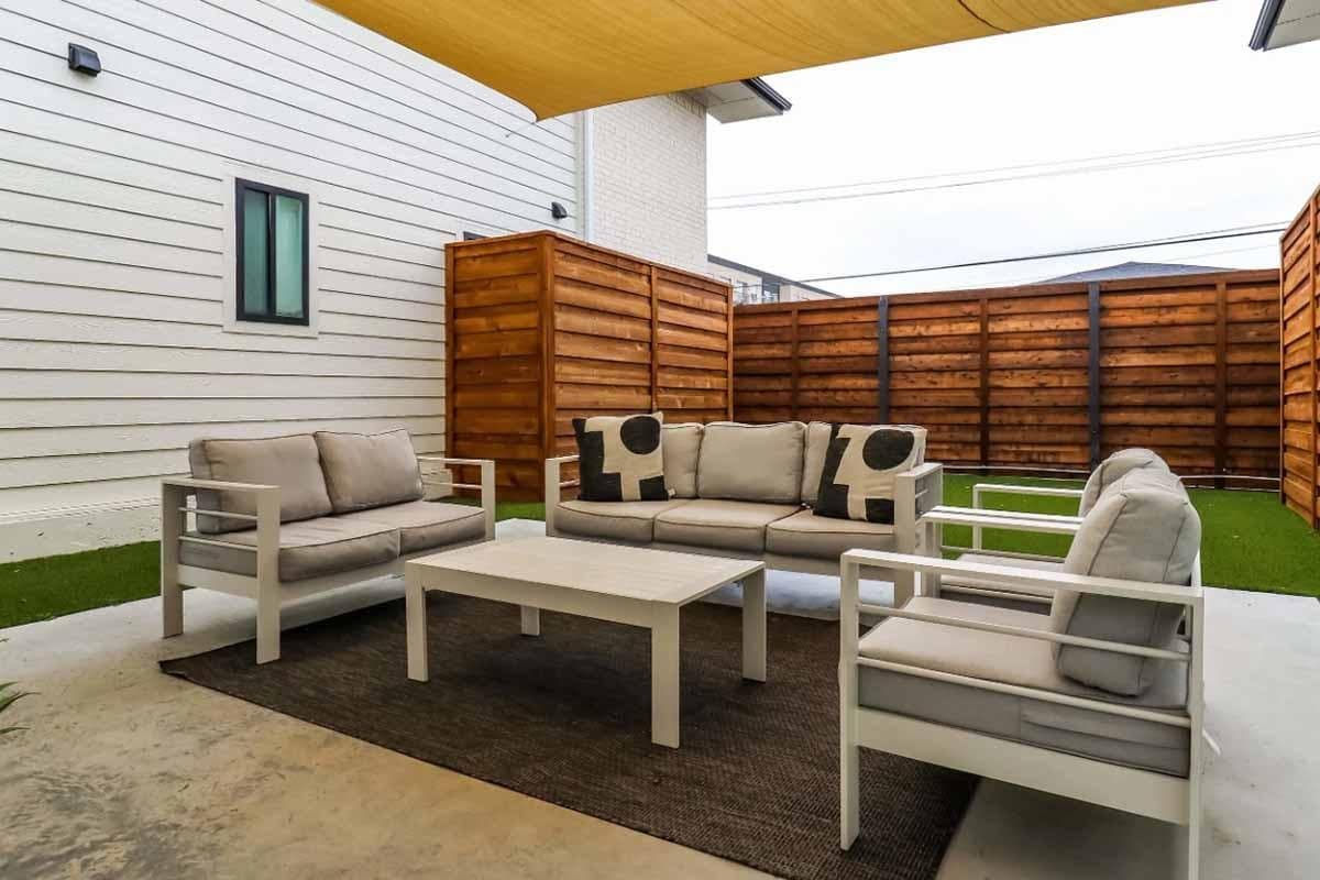 Dallas Apartment: 1519 Annex Ave