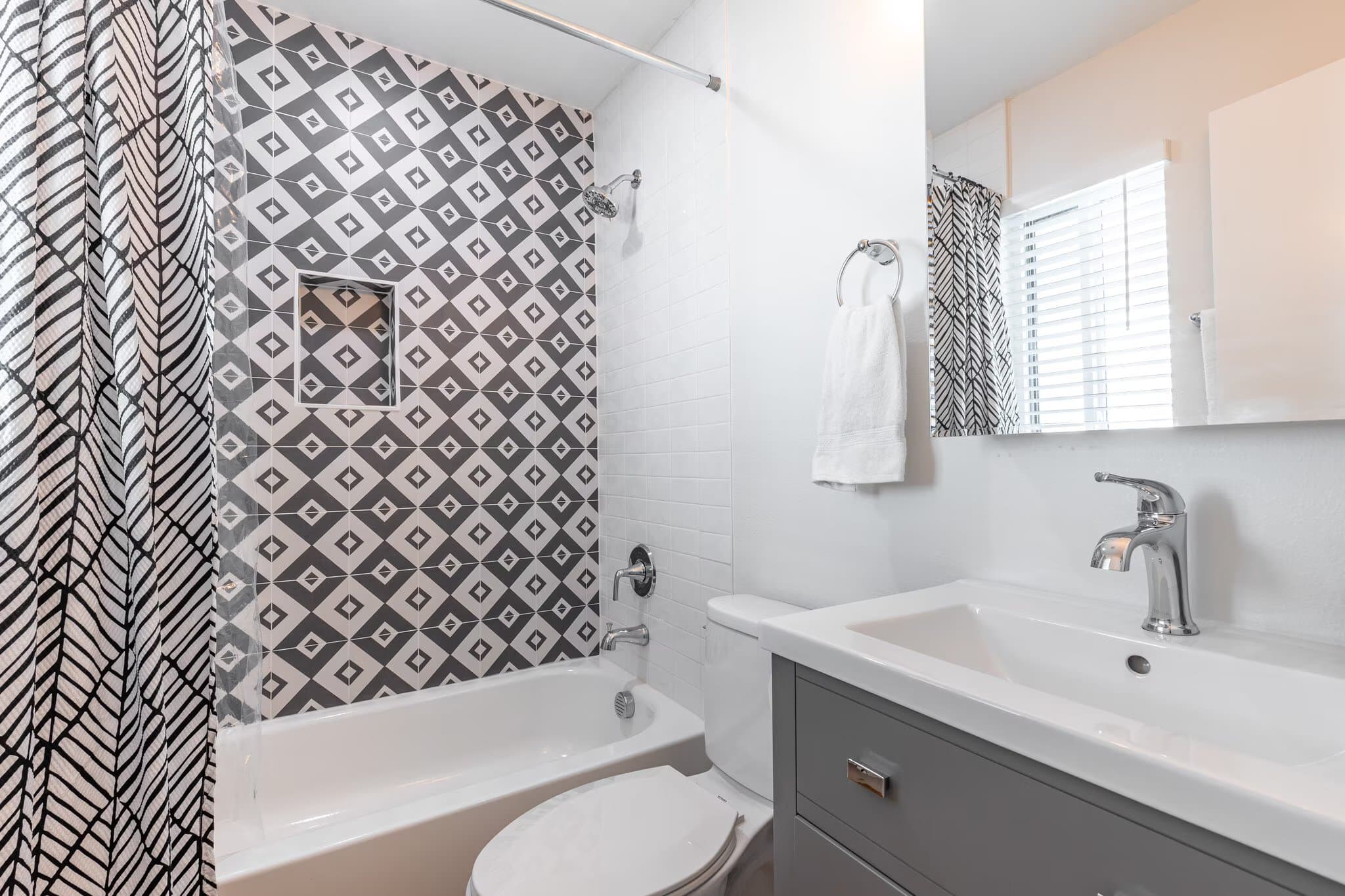 Dallas Apartment: 1519 Annex Ave