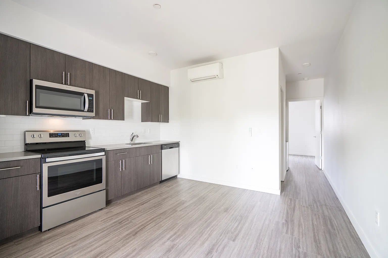 Portland Apartment: 4620 N Maryland Ave