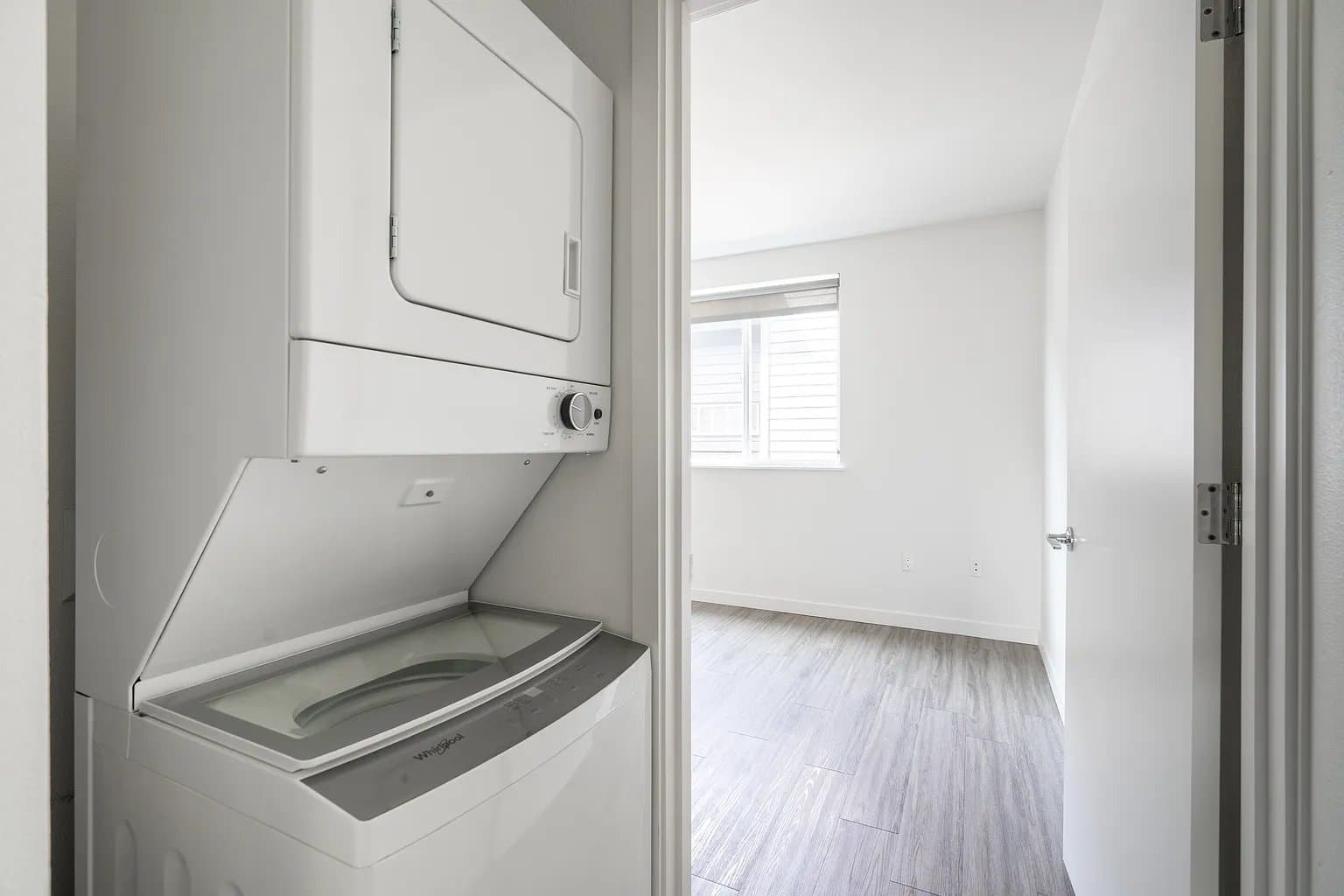 Portland Apartment: 4620 N Maryland Ave