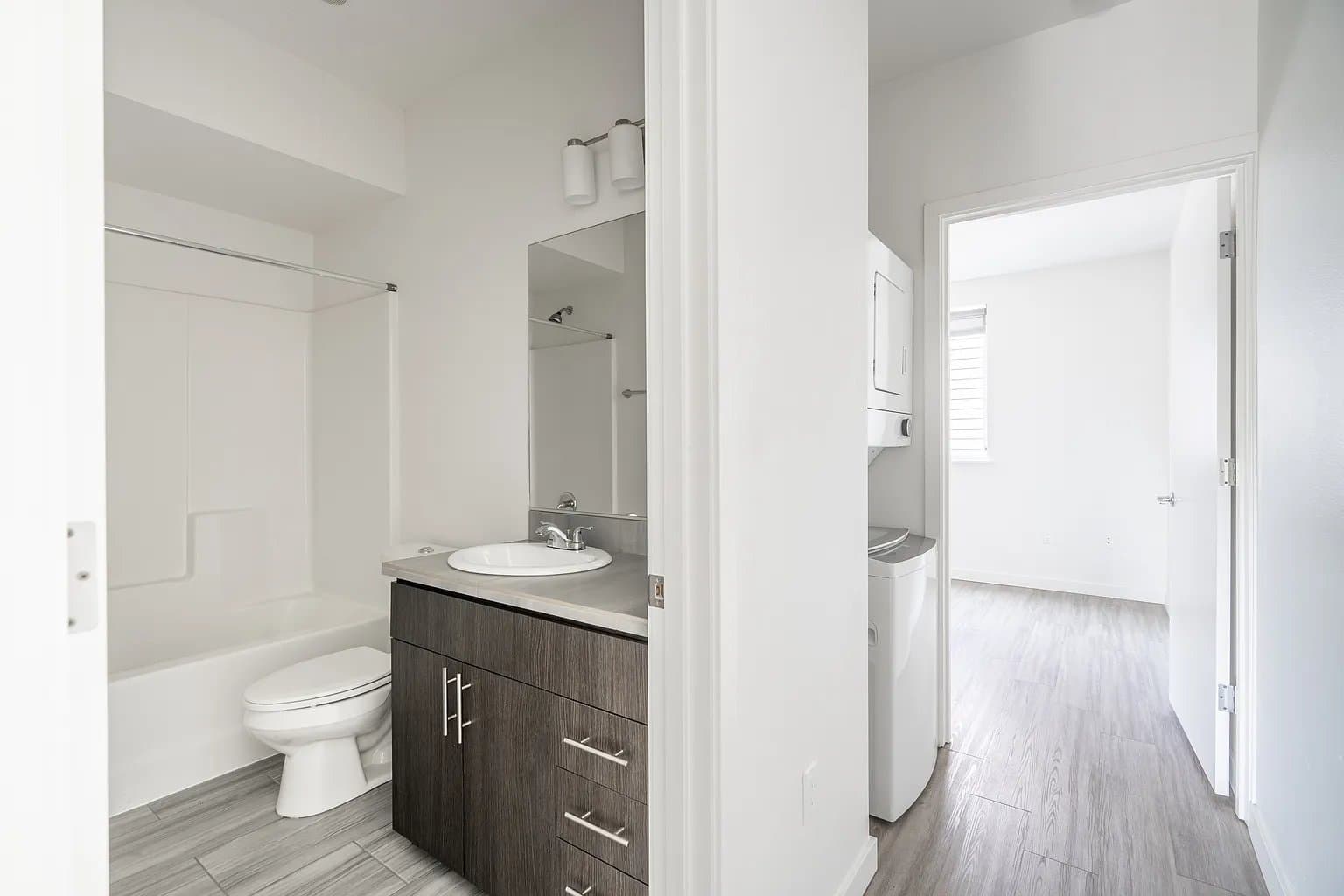 Portland Apartment: 4620 N Maryland Ave