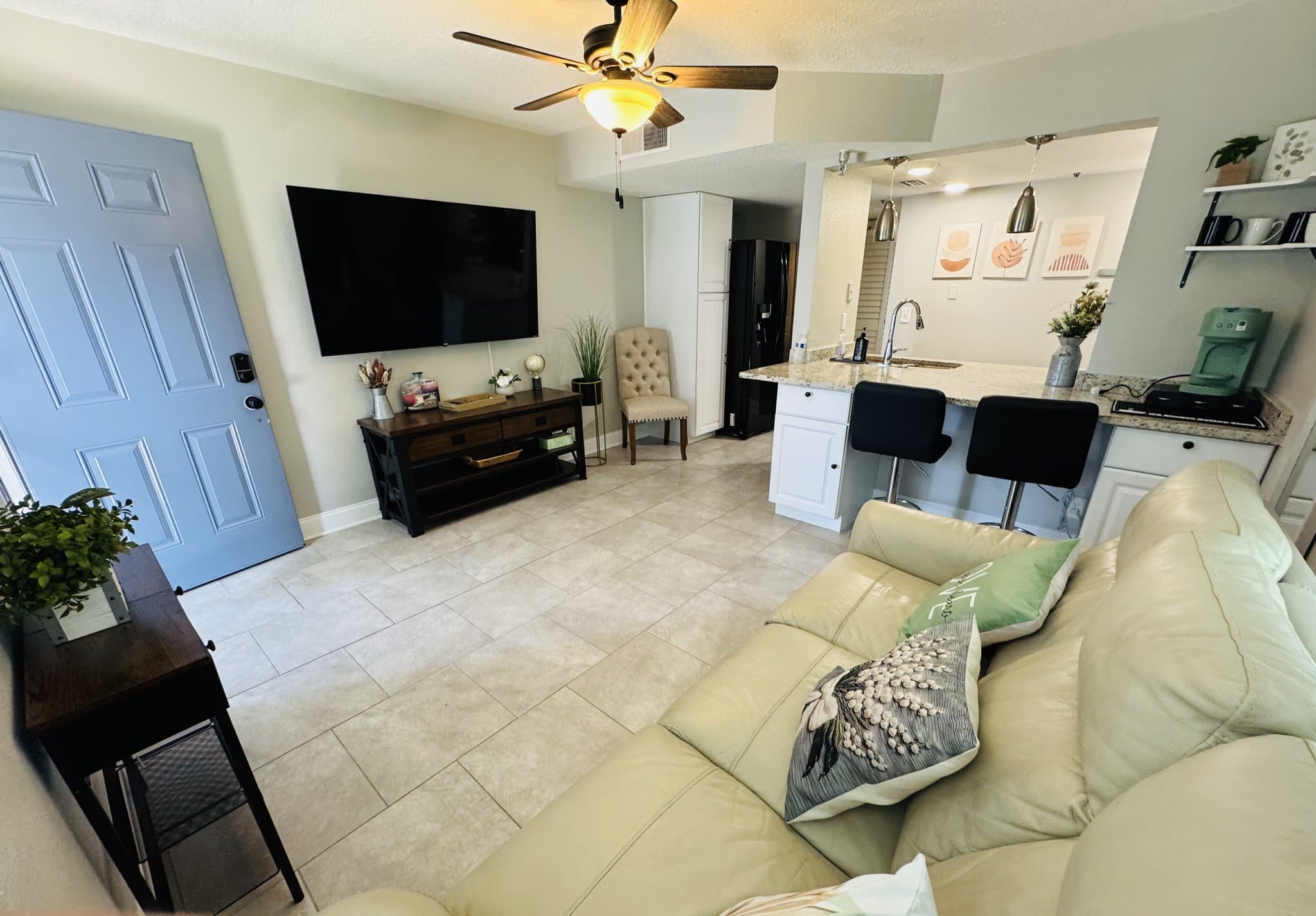 Tampa Condo: 7246 E Bank Dr.
