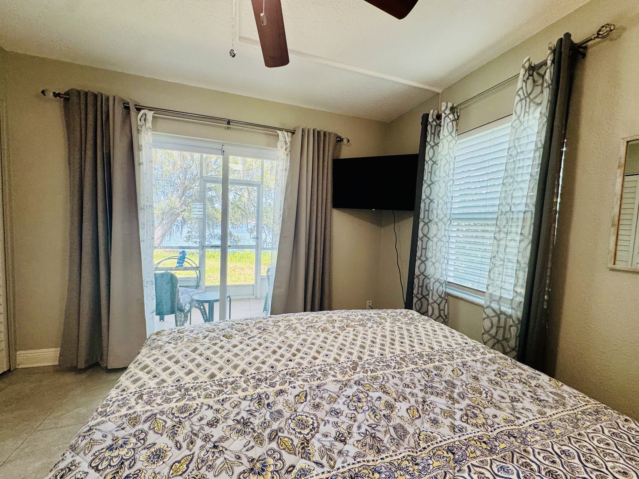 Tampa Condo: 7246 E Bank Dr.