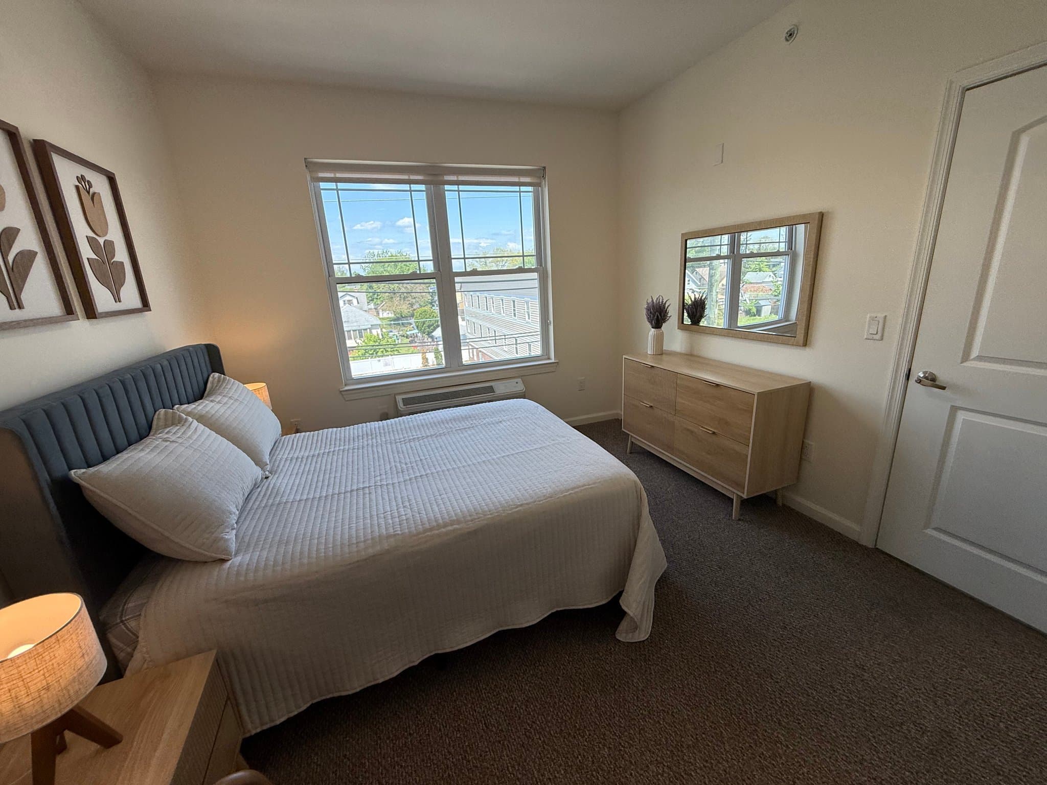Somerset Apartment: 510 Hamilton St