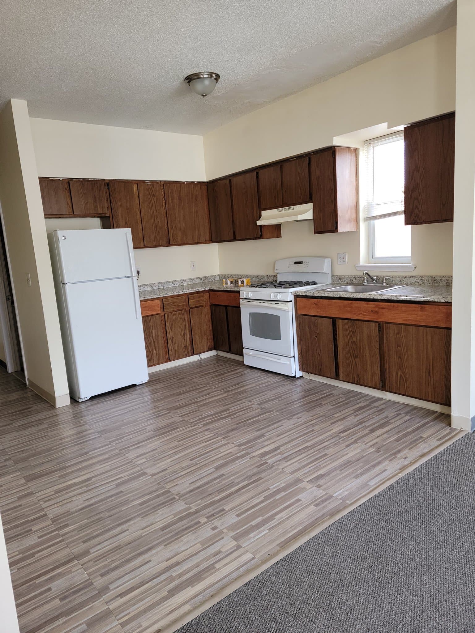 Hartford Apartment: 43 Lenox St