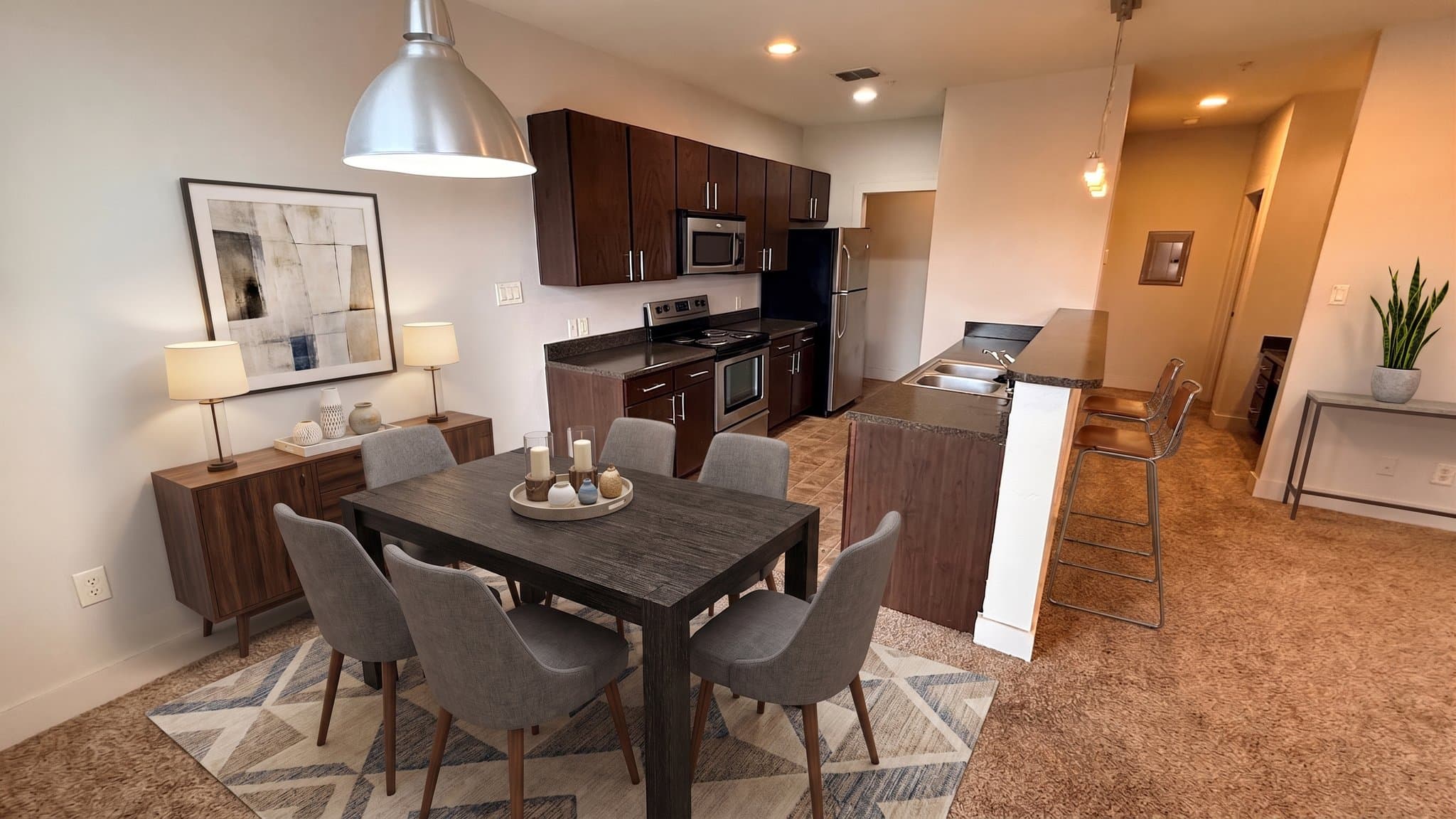 San Antonio House: 6201 Grissom Rd
