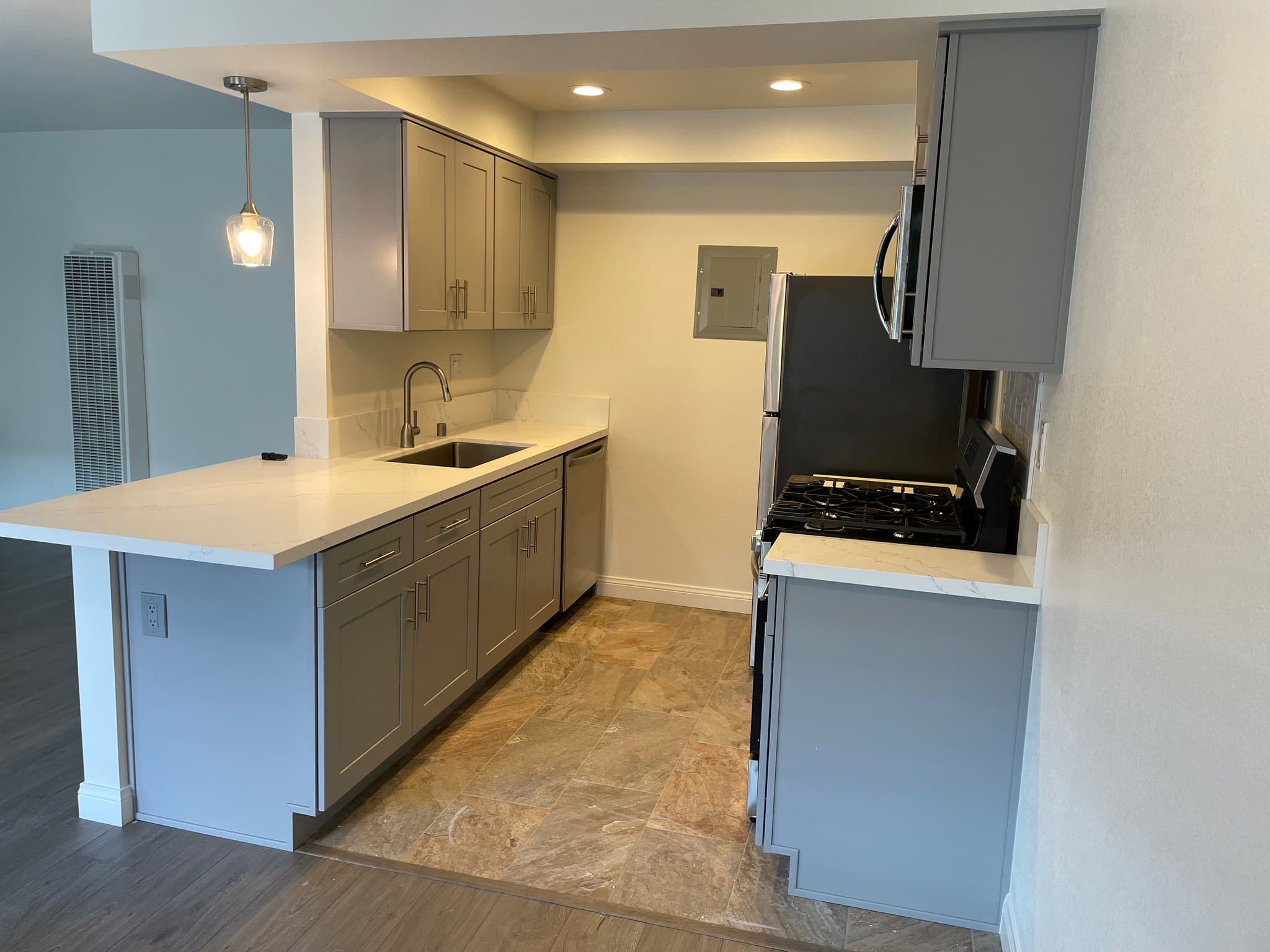 Long Beach Condo: 2890 e Artesia Blvd
