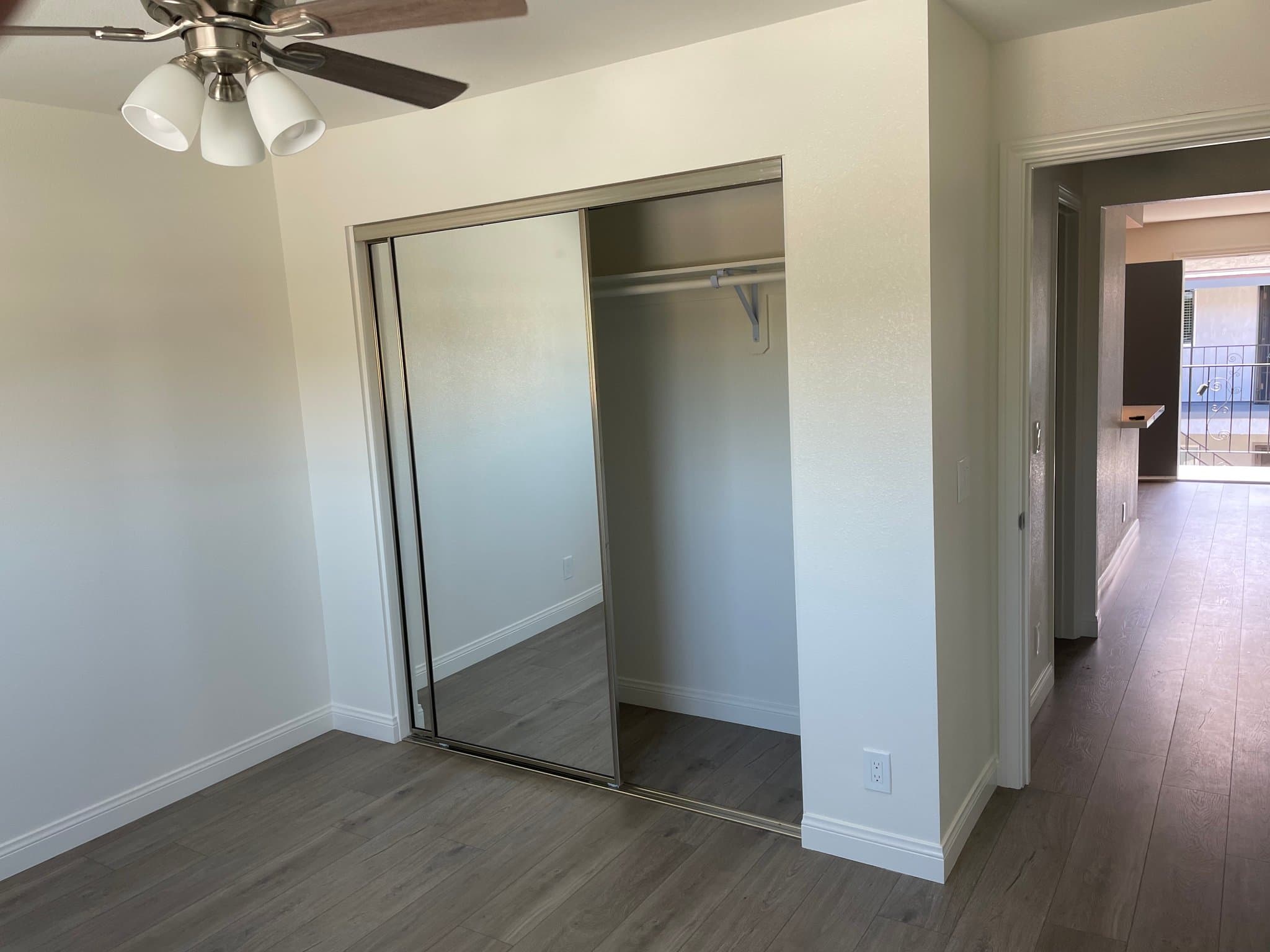 Long Beach Condo: 2890 e Artesia Blvd
