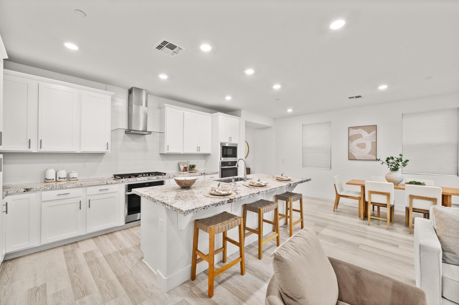 Elk Grove Single Room: 10523 Tenor Way