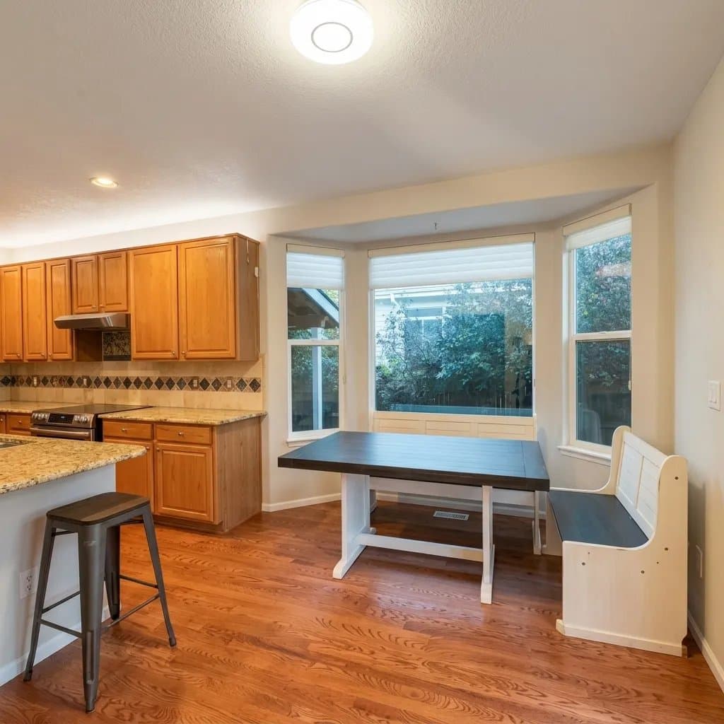 Thornton Single Room: 1202 E 100th Pl