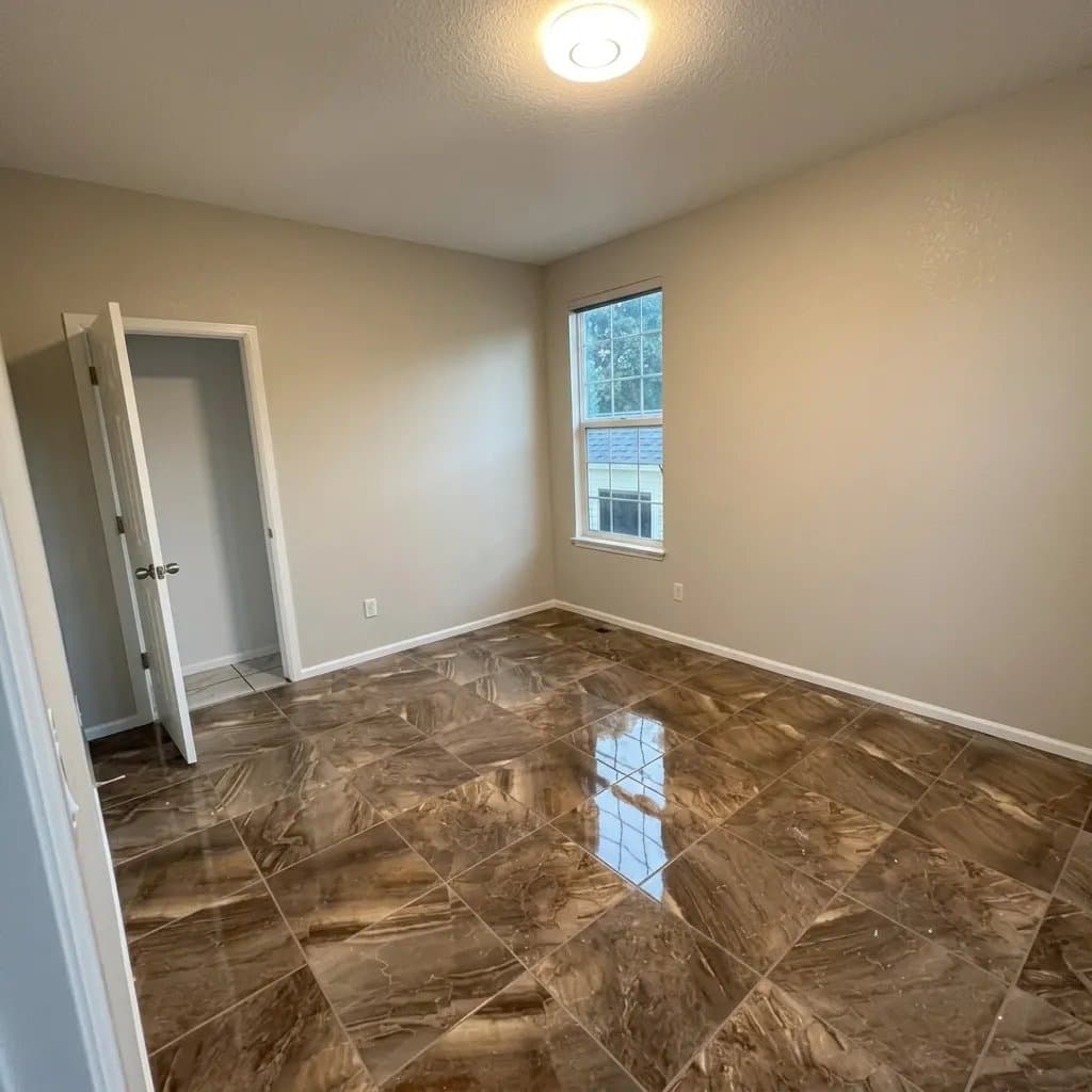 Thornton Single Room: 1202 E 100th Pl