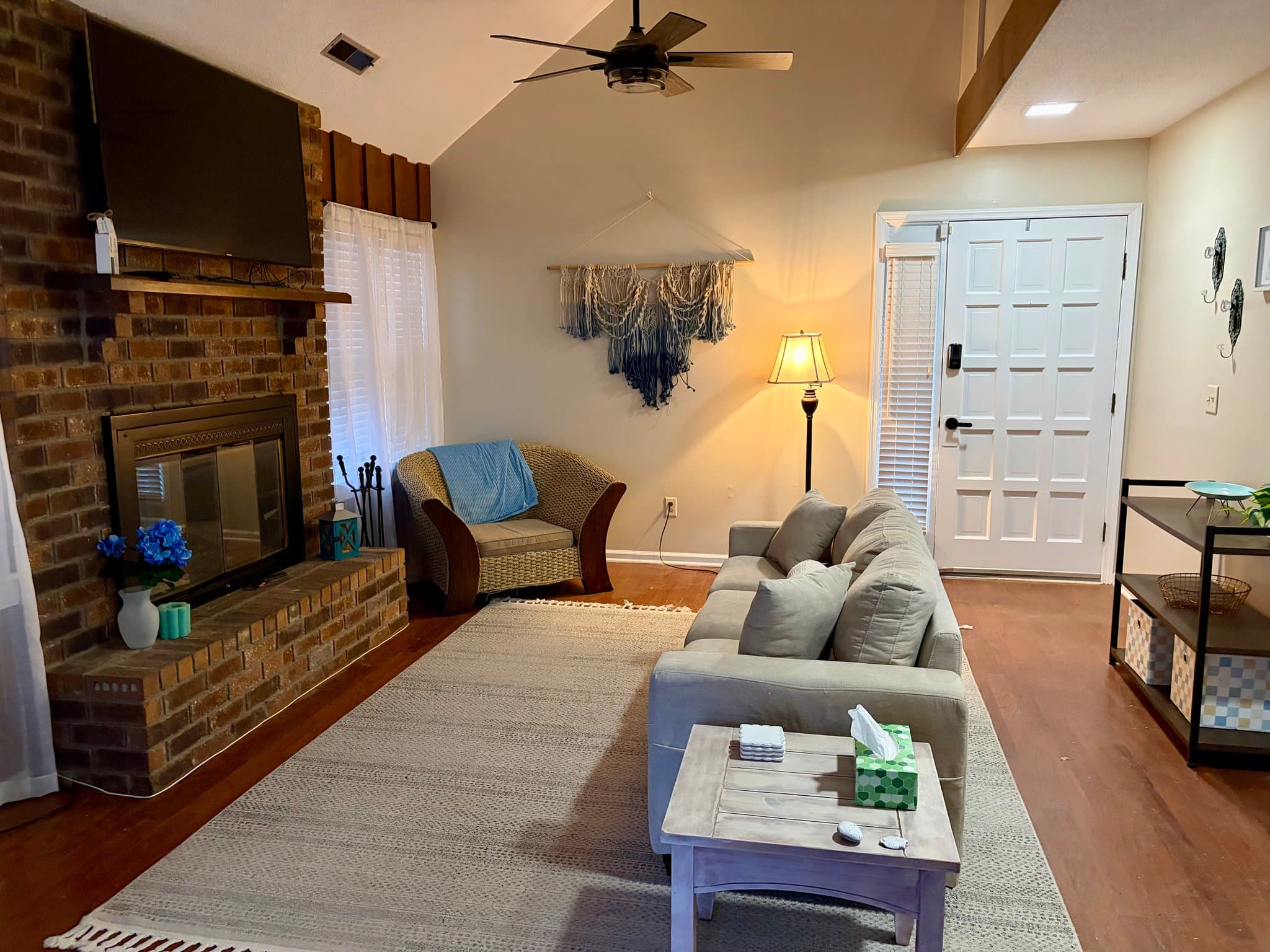 Hanahan House: 21 Sabina Ct