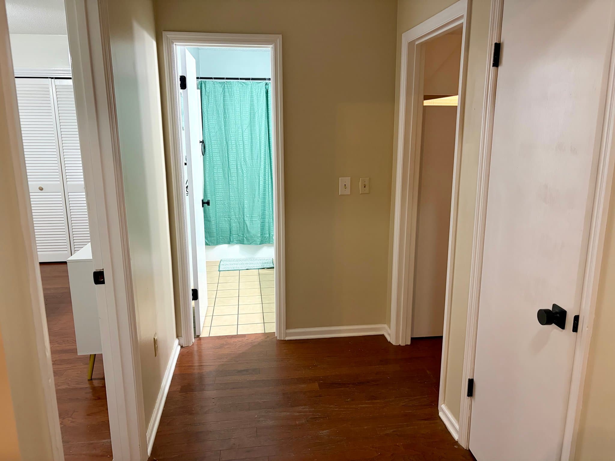 Hanahan House: 21 Sabina Ct