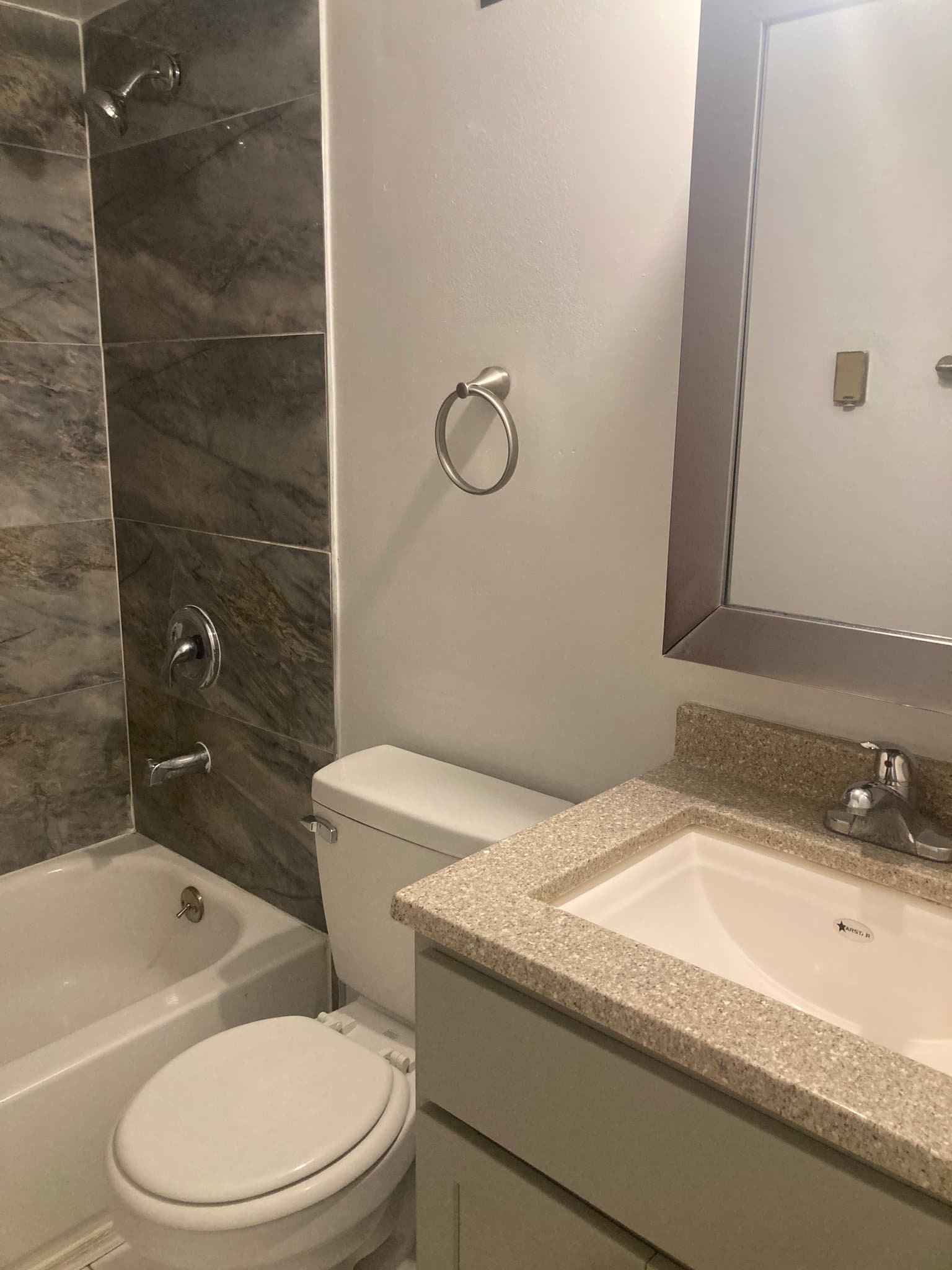 Cincinnati Apartment: 728 Ohio Pike