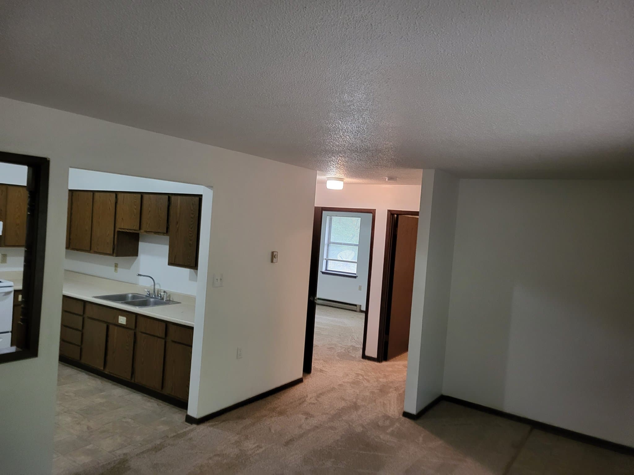 Knob Noster Apartment: 1102 W McPherson