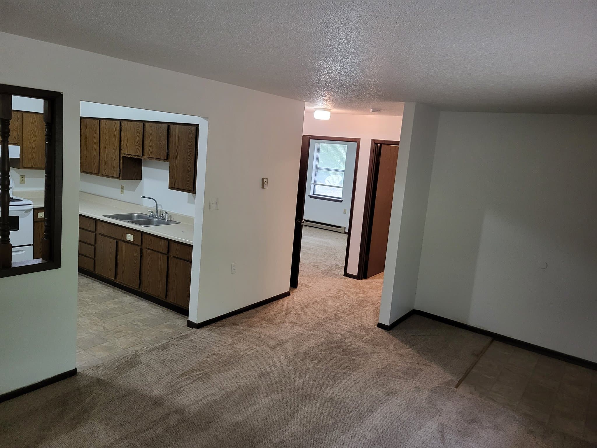 Knob Noster Apartment: 1102 W McPherson