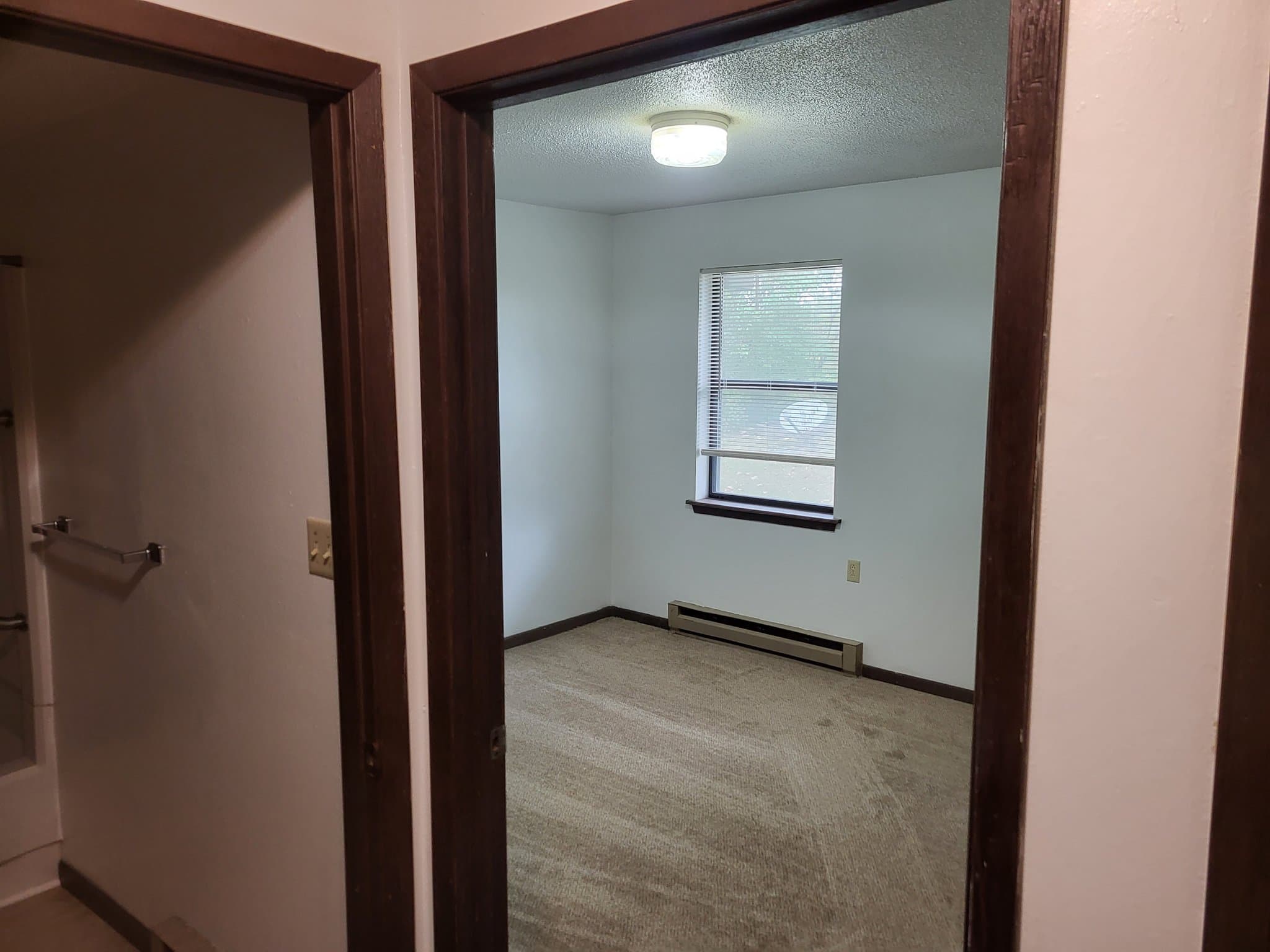 Knob Noster Apartment: 1102 W McPherson