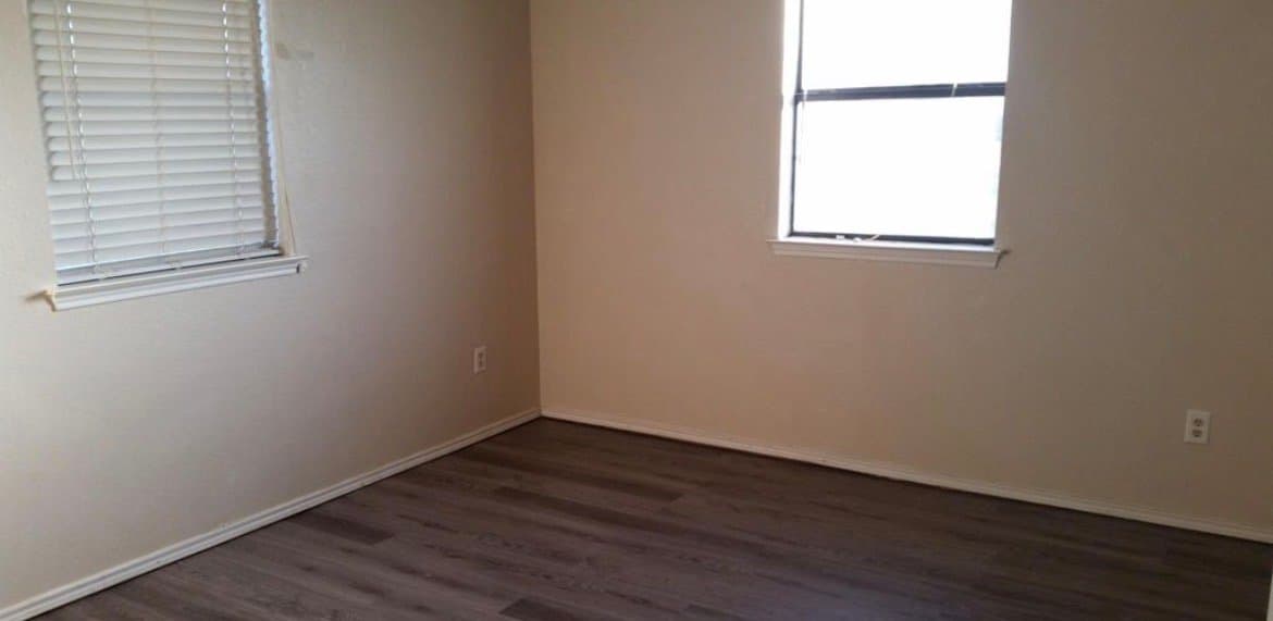 GRANBURY House: 3905 Country Meadows Circle