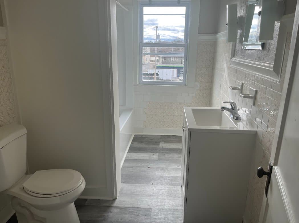 Webster Apartment: 3 Negus Street #2L