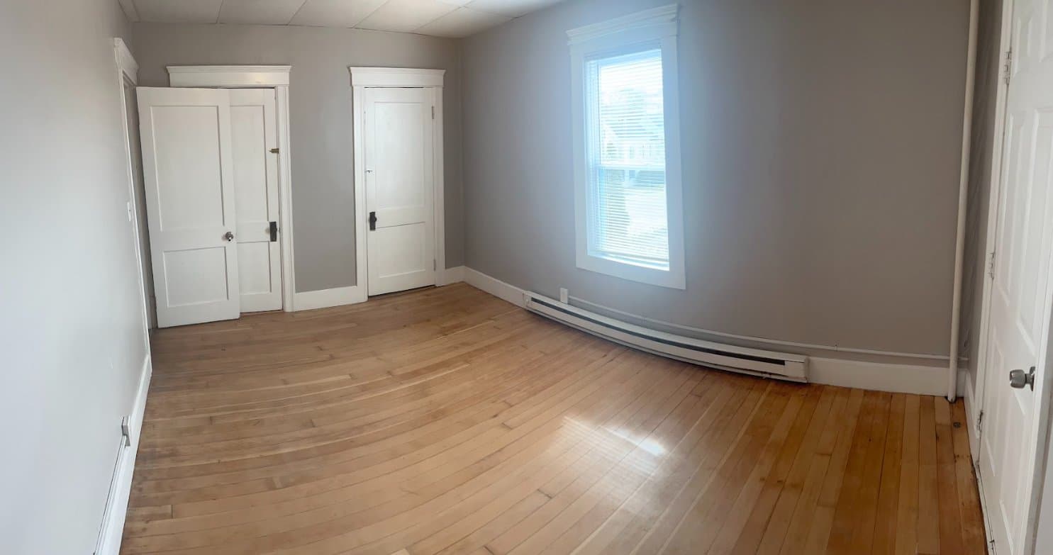 Webster Apartment: 3 Negus Street #2L
