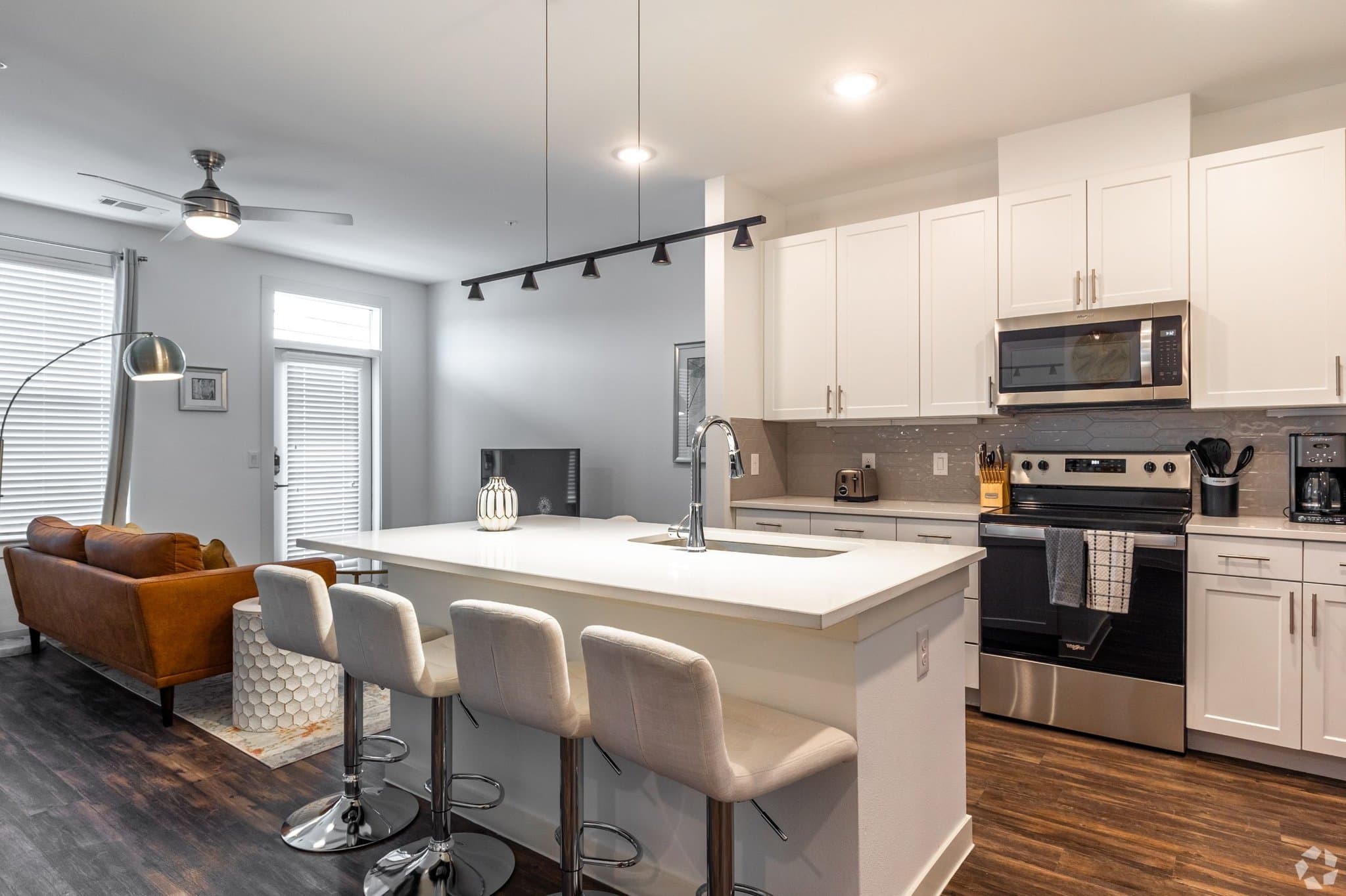 Dallas Townhome: 1000 Fort Worth Ave