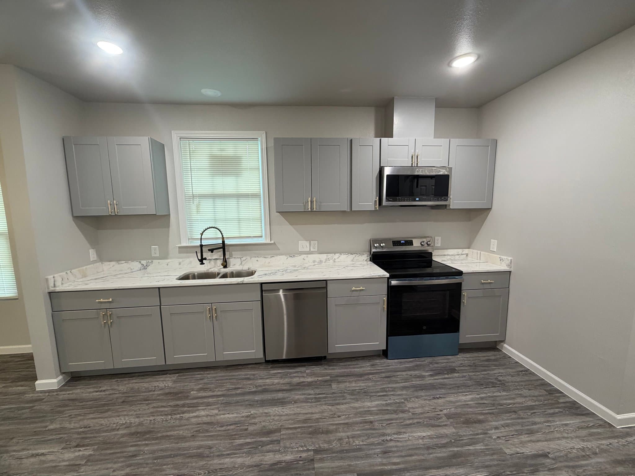 San Antonio House: 1623 W Ashby Pl