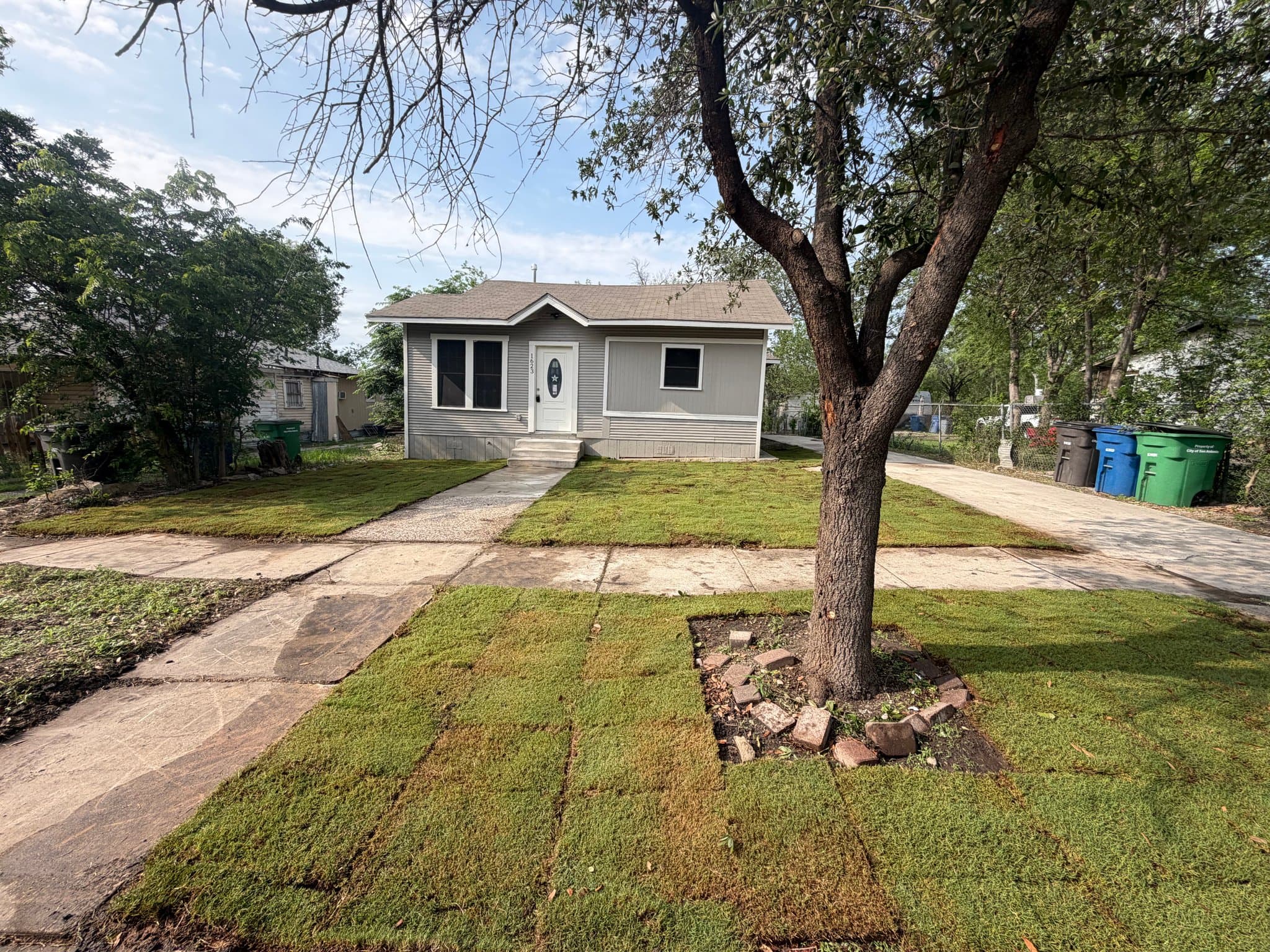 San Antonio House: 1623 W Ashby Pl