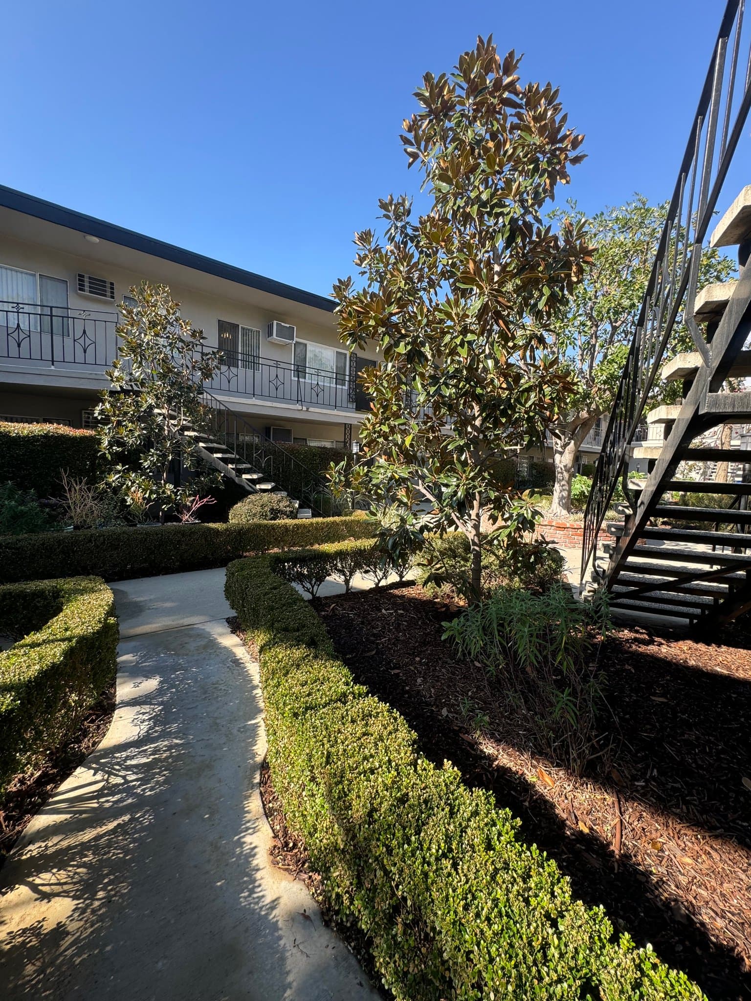 Pasadena Apartment: 999 E. Locust St.