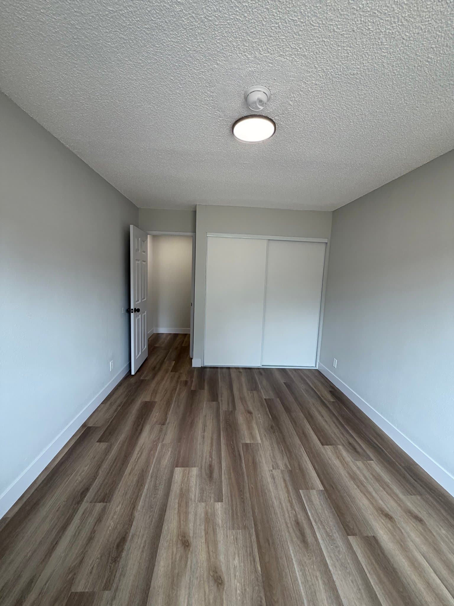 Los Angeles Apartment: 1207 w 39th Pl