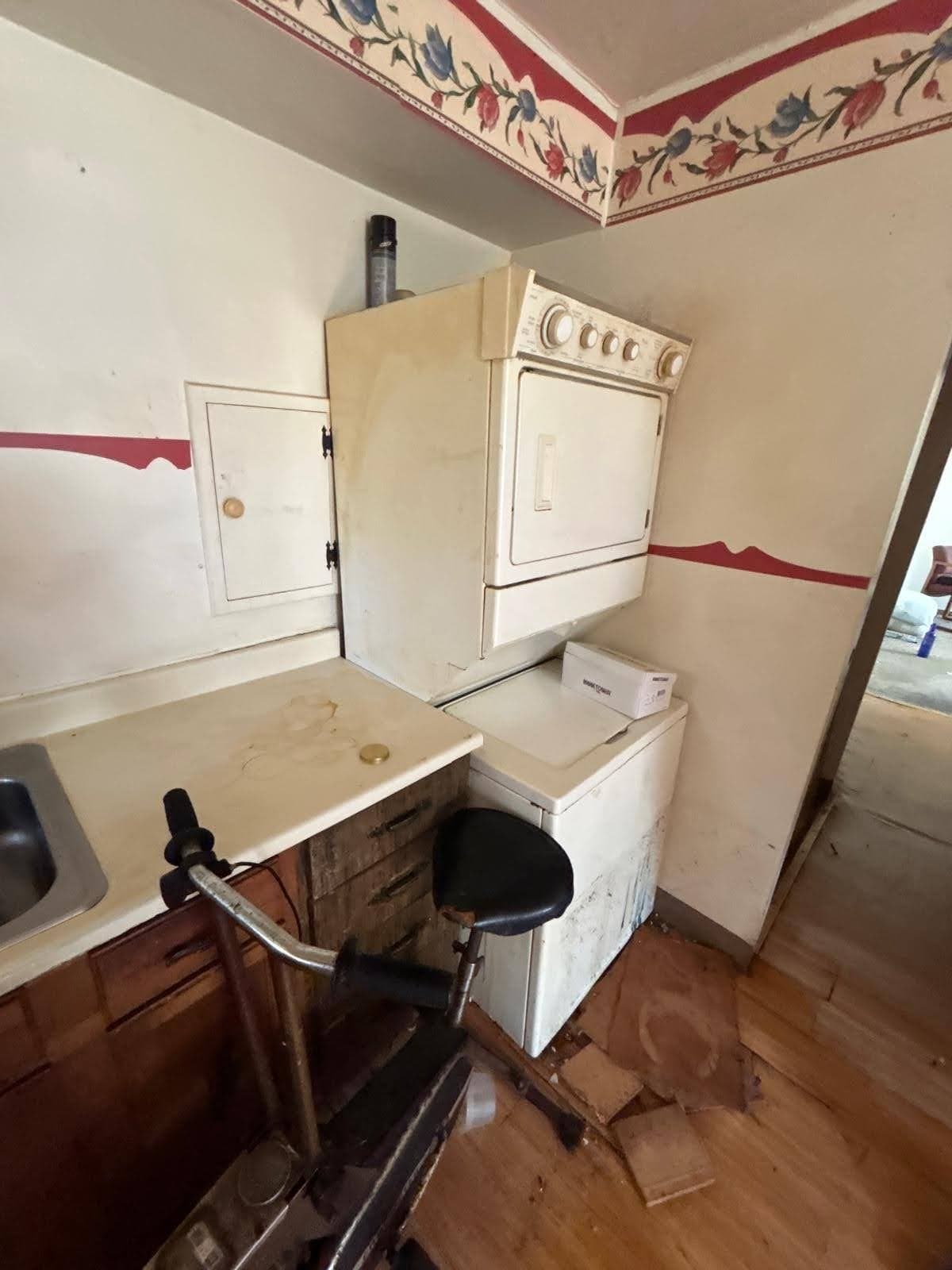 East St. Louis House: 59 Jarvis Pl