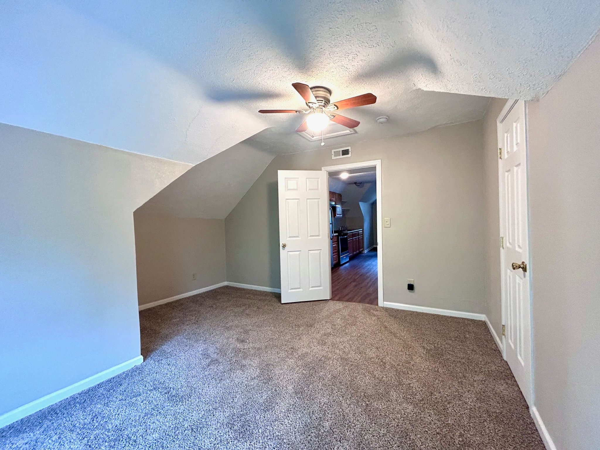 Akron Apartment: 199 Beck