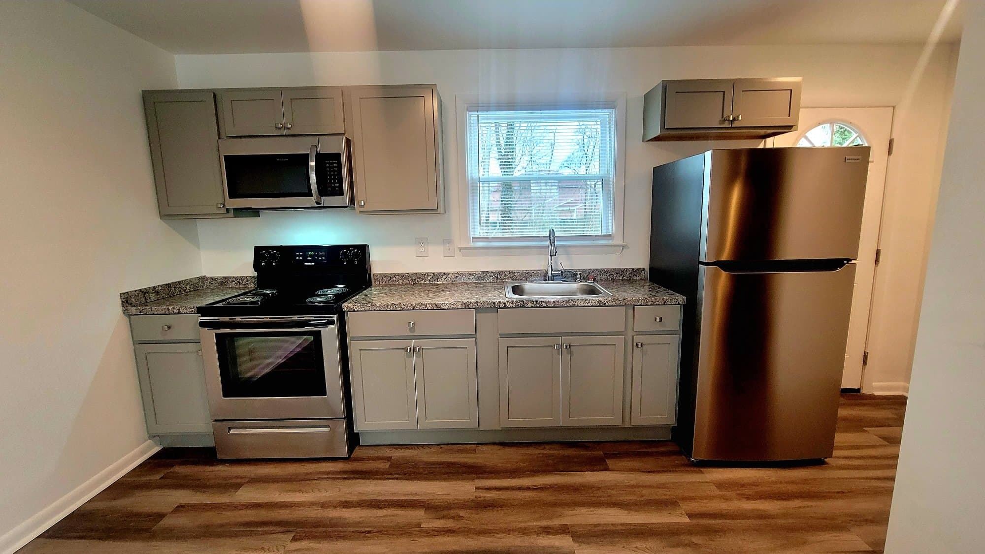 Petersburg Townhome: 1516 W Clara St