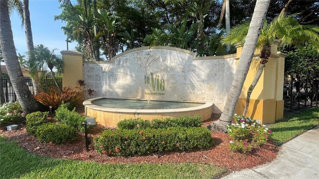 Pembroke Pines Condo: 9615 NW 1st Ct