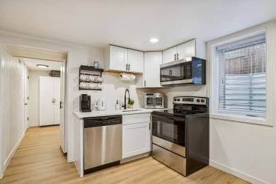 Denver House: 2295 S Sherman St