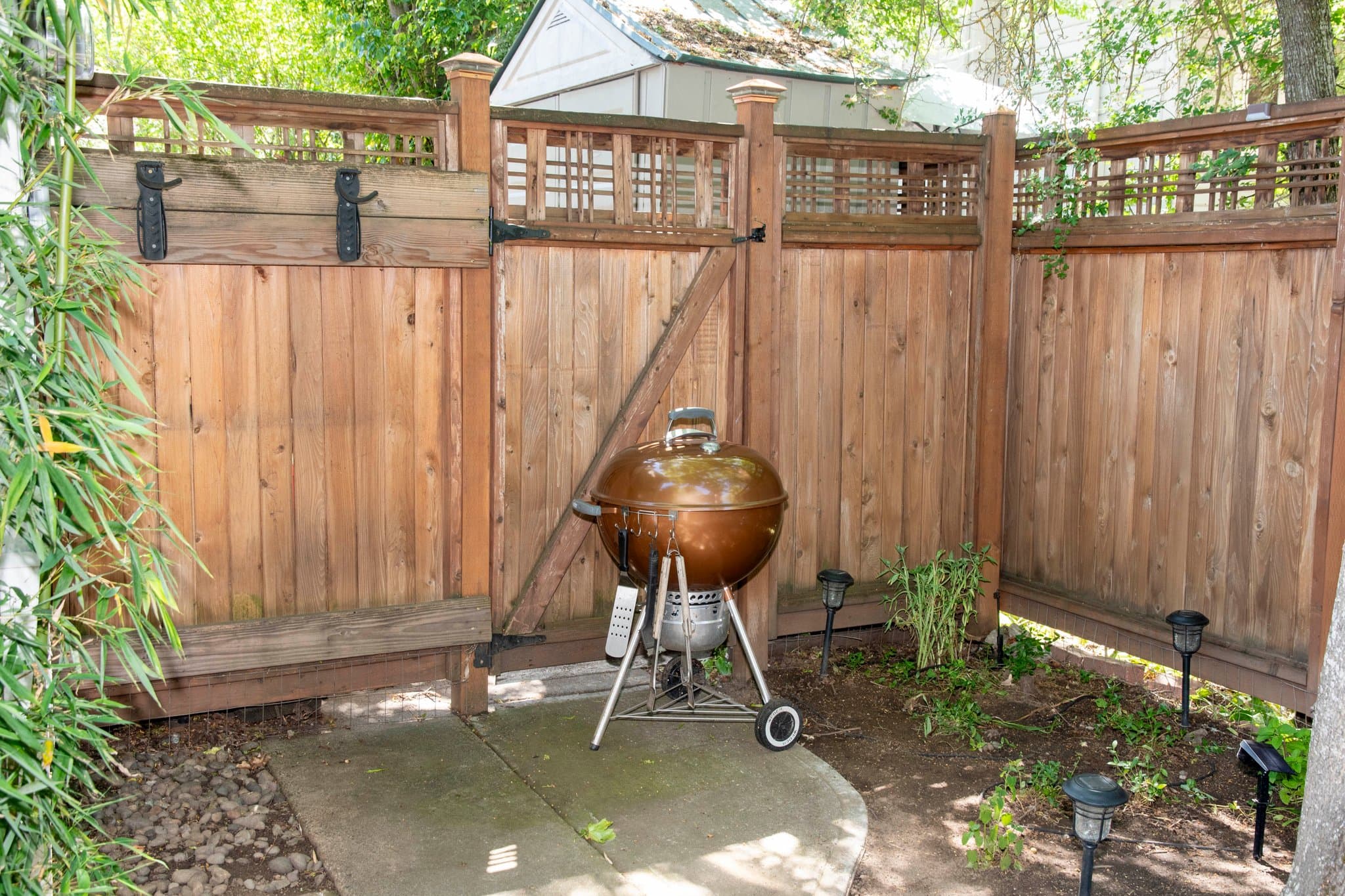 Ashland House: 673 Siskiyou