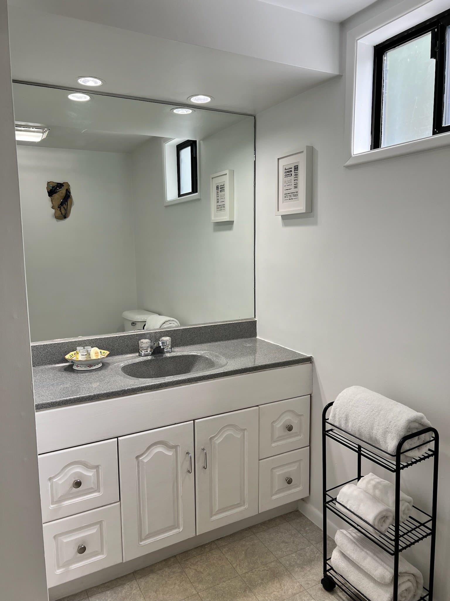Ashland House: 673 Siskiyou